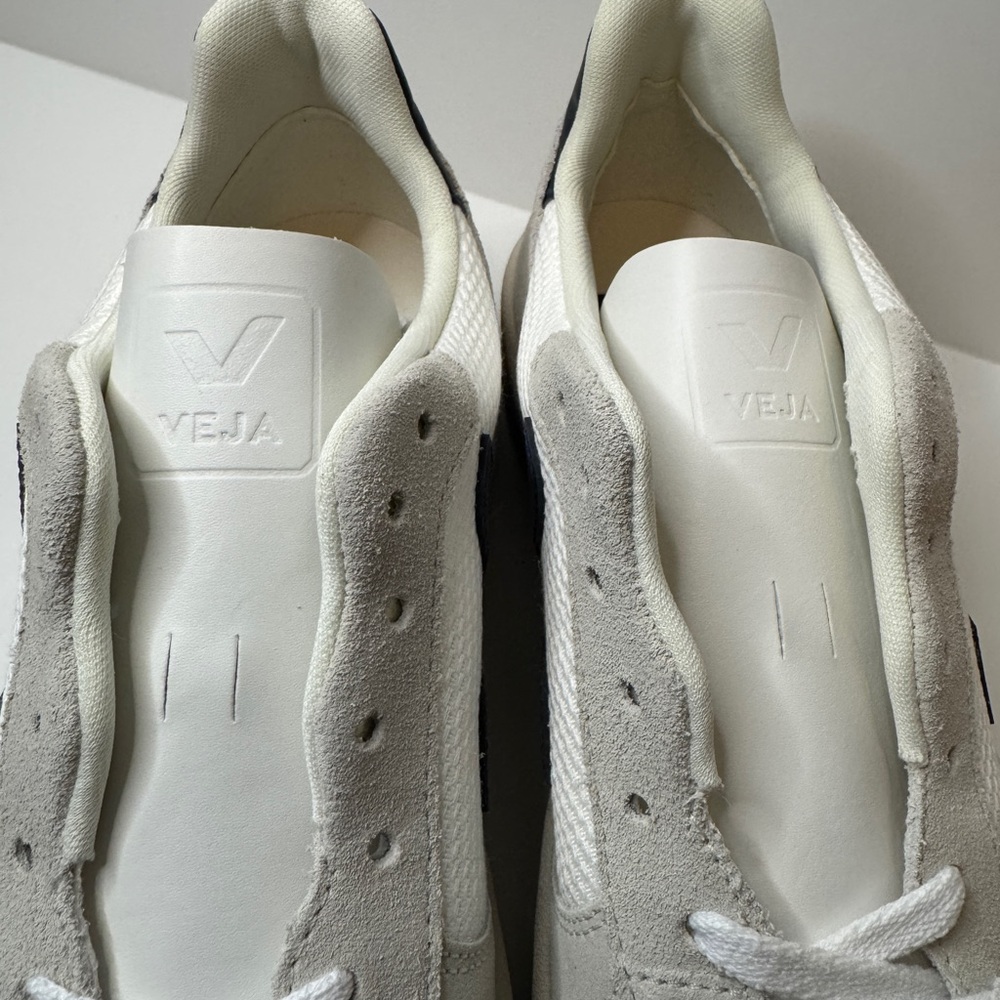 Veja Men's V-10 B-Mesh Sneakers Size 10 US - Picture 6 of 10